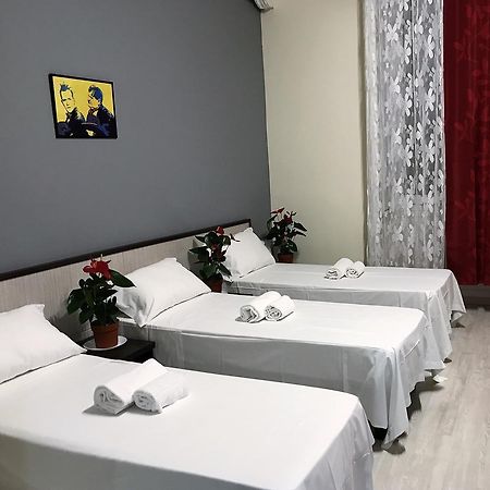 Hotel Paris Милано Екстериор снимка