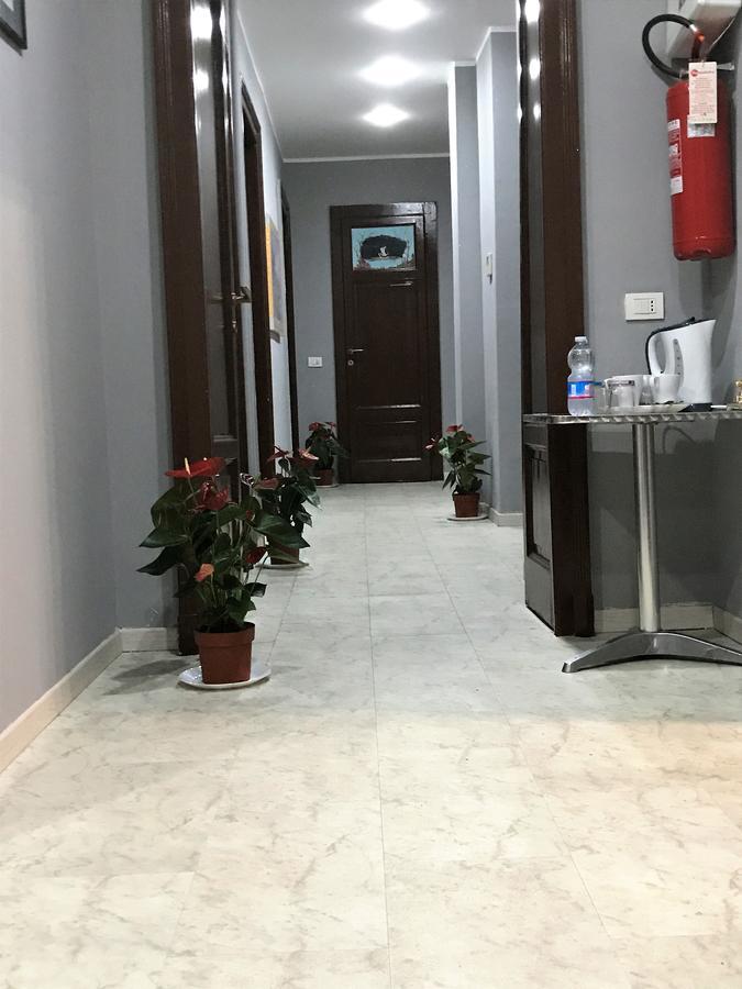 Hotel Paris Милано Екстериор снимка