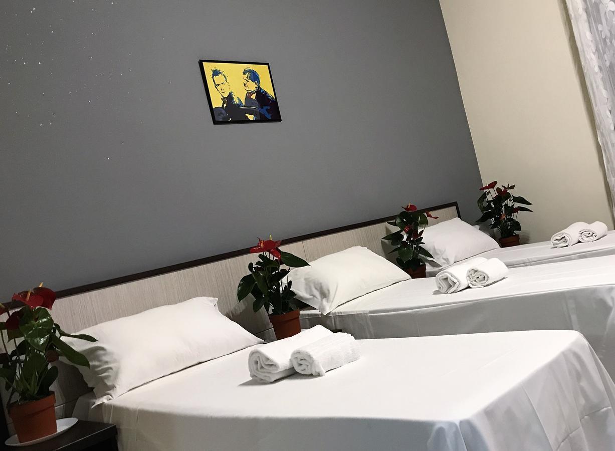 Hotel Paris Милано Екстериор снимка