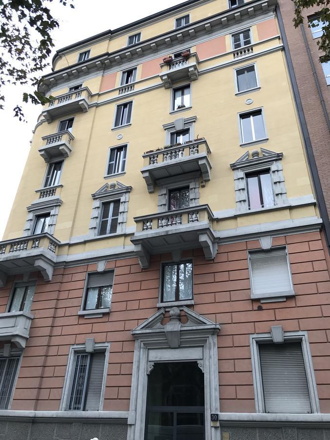 Hotel Paris Милано Екстериор снимка